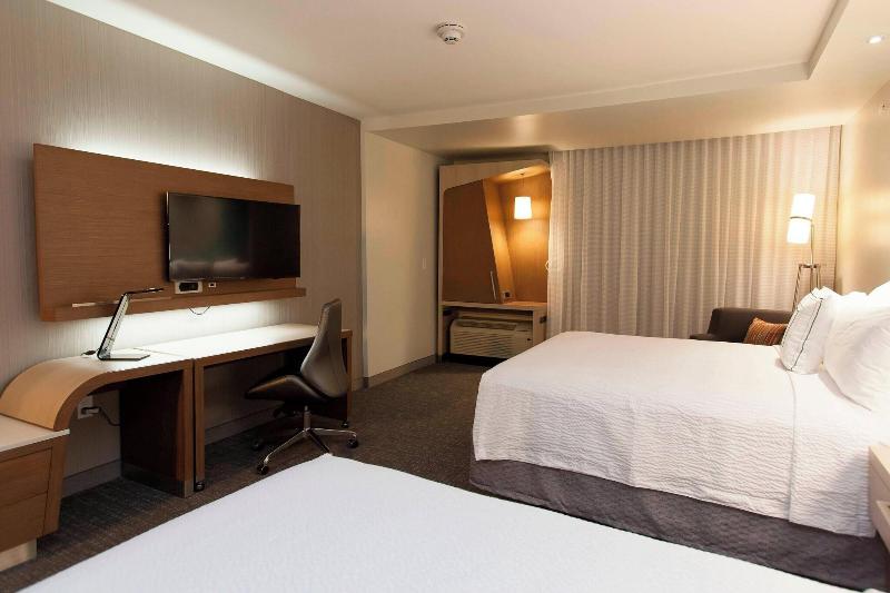 Номер Стандарт Адаптированный для Инвалидов, Courtyard By Marriott Houston City Place