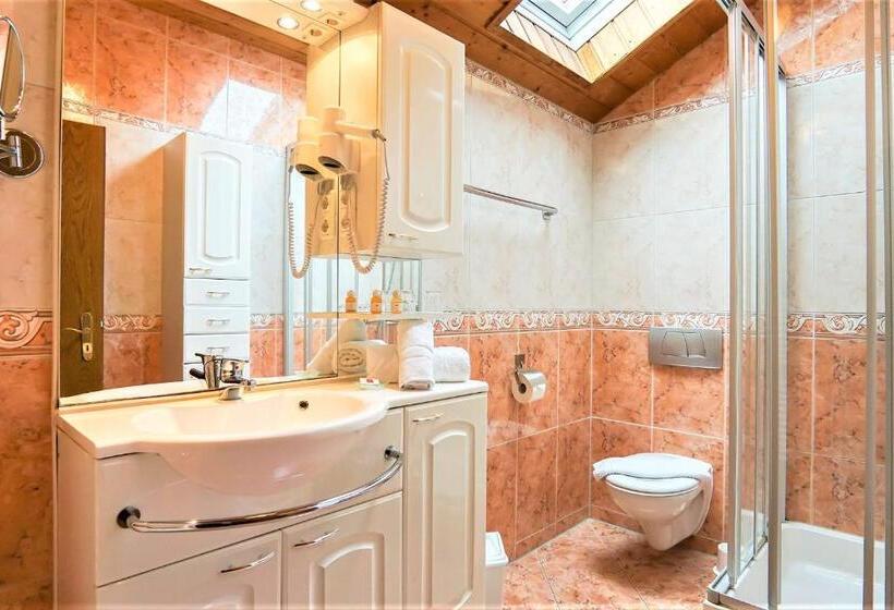 Апартаменты 2 Спальни с Балконом, Ferienhaus Und Landhaus Berger