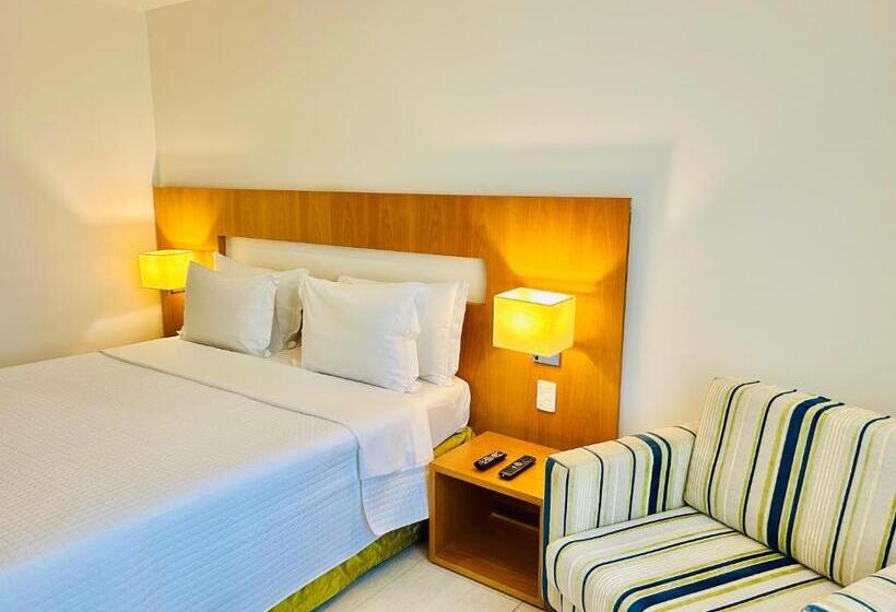 Quarto Estandar, Naoum