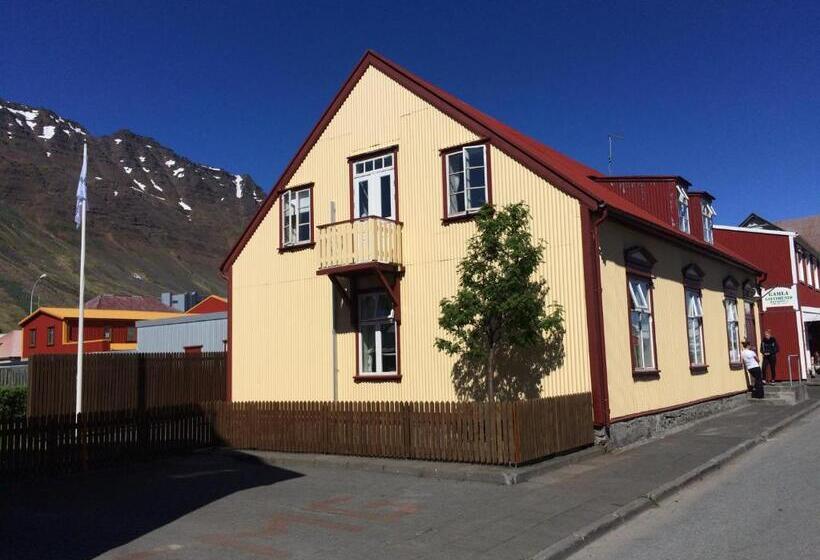 اتاق استاندارد با سرویس بهداشتی مشترک, Guesthouse Isafjordur  Gamla