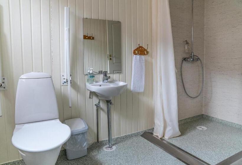 اتاق استاندارد سه تخته با سرویس بهداشتی مشترک, Guesthouse Isafjordur  Gamla