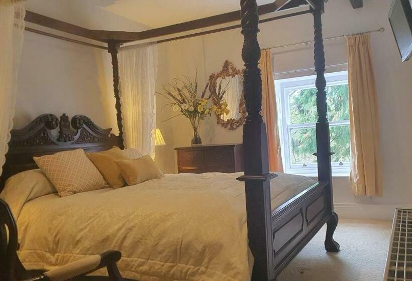 Номер Стандарт, Lowbyer Manor Country House