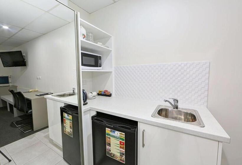 스탠다드 룸 킹사이즈 침대, Chalet Motor Inn