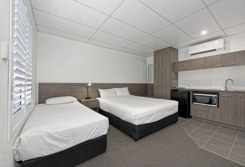 스탠다드 트리플 룸, Chalet Motor Inn