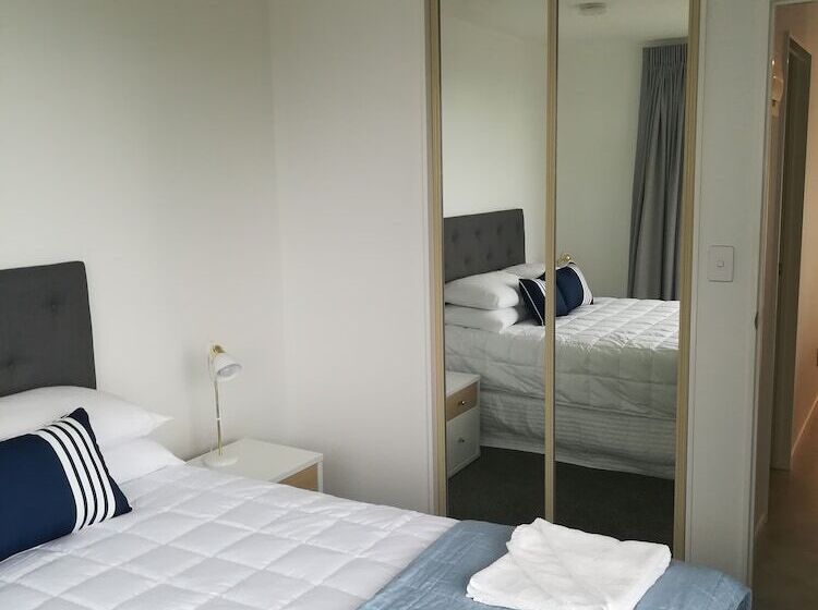 Апартаменты Deluxe 1 Спальня, The Atrium