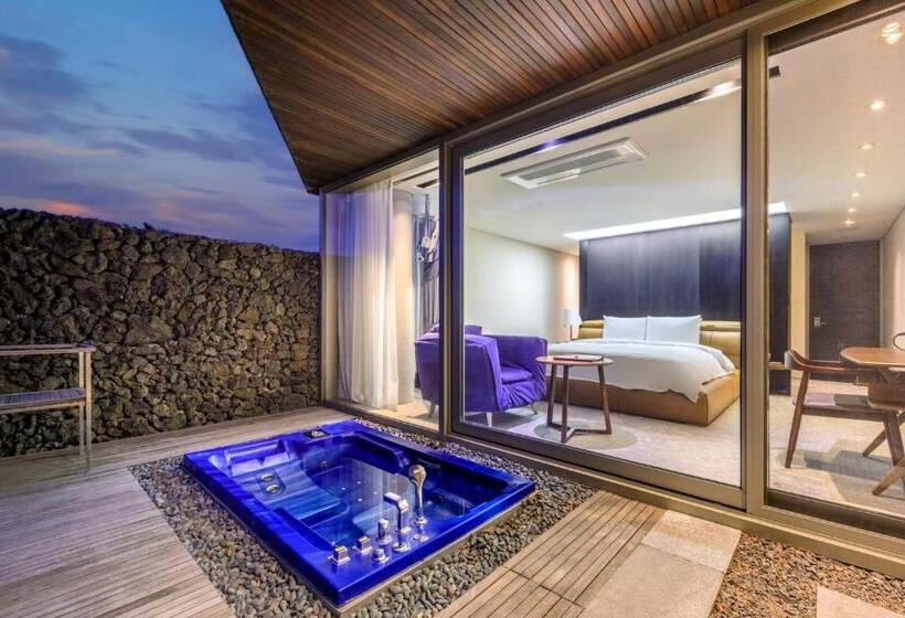 Студия Стандарт, Bayhill Pool & Villa