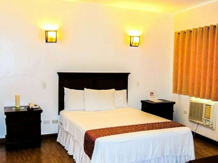Quarto Deluxe, Oftana Suites Cebu Near Oakridge