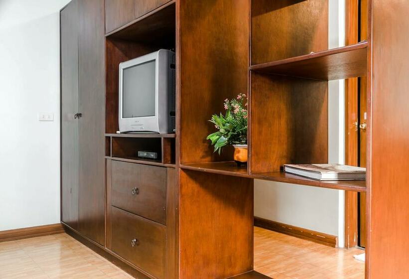 Quarto Deluxe, Oftana Suites Cebu Near Oakridge