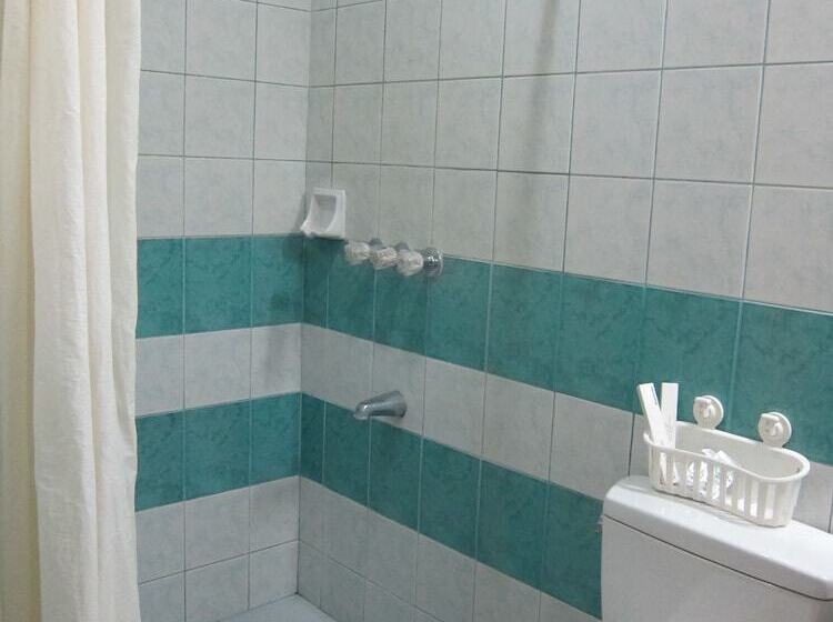 Quarto Deluxe, Oftana Suites Cebu Near Oakridge
