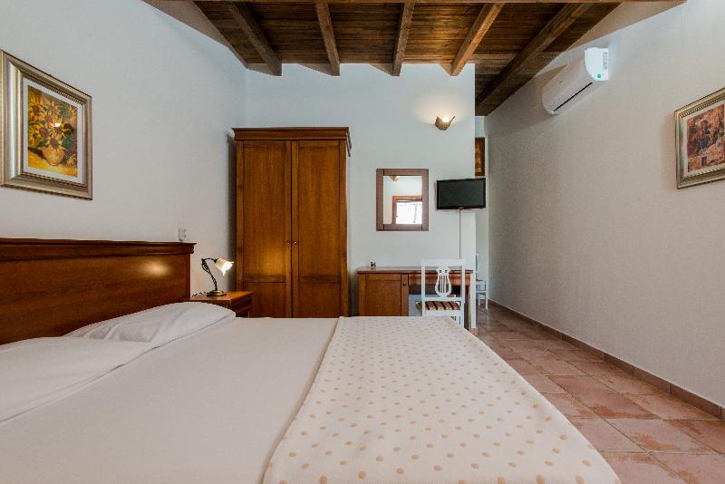 Номер Стандарт, Relais Masseria Casina Dei Cari