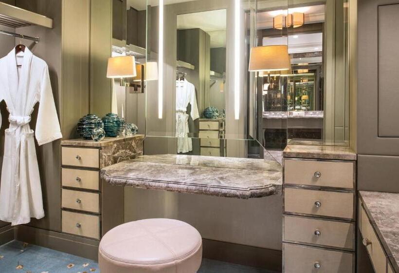 مجموعه ویستا شهر, The St. Regis Kuala Lumpur