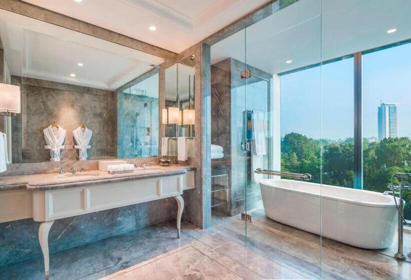 سوئیت با چشم‌انداز, The St. Regis Kuala Lumpur