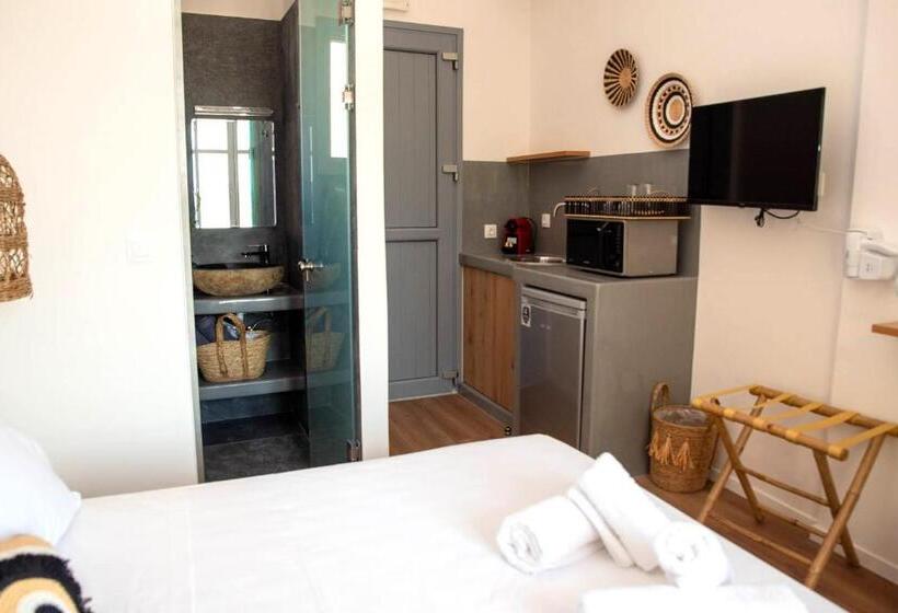 디럭스 룸, Aidani Luxurious Rooms