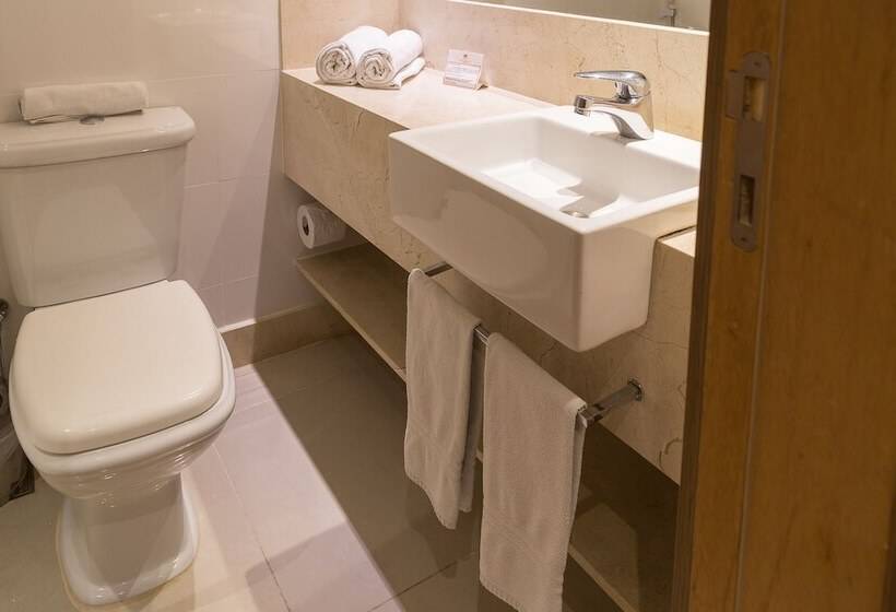 Quarto Quádruplo Deluxe, Atlantico Travel Copacabana