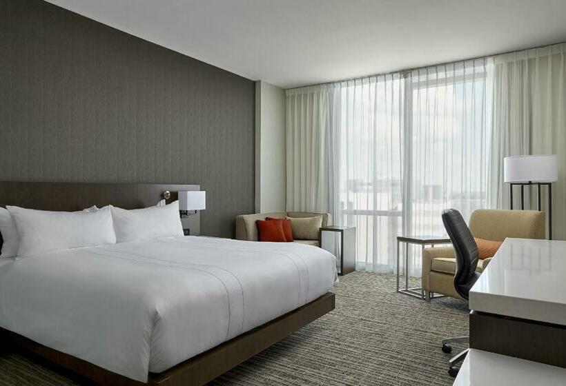 Стандартный Номер Кровать Кинг, Calgary Airport Marriott Interminal