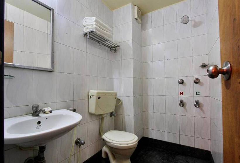 Quarto Deluxe, Shrusti Comfort