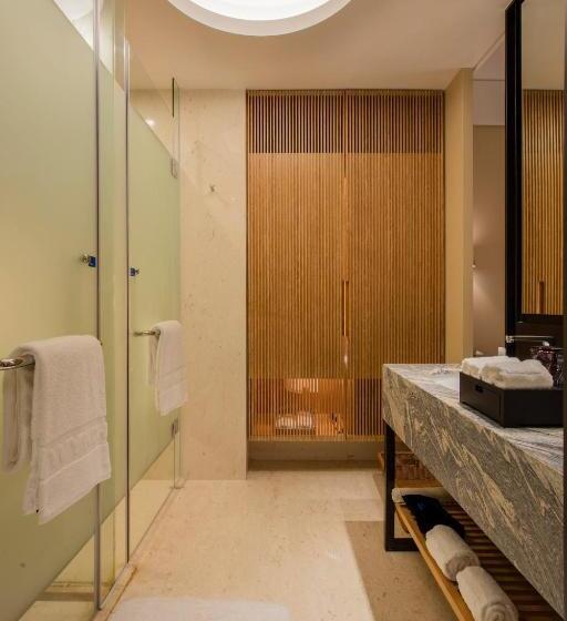 Номер Deluxe Вид на Море, Wyndham Sanya Bay