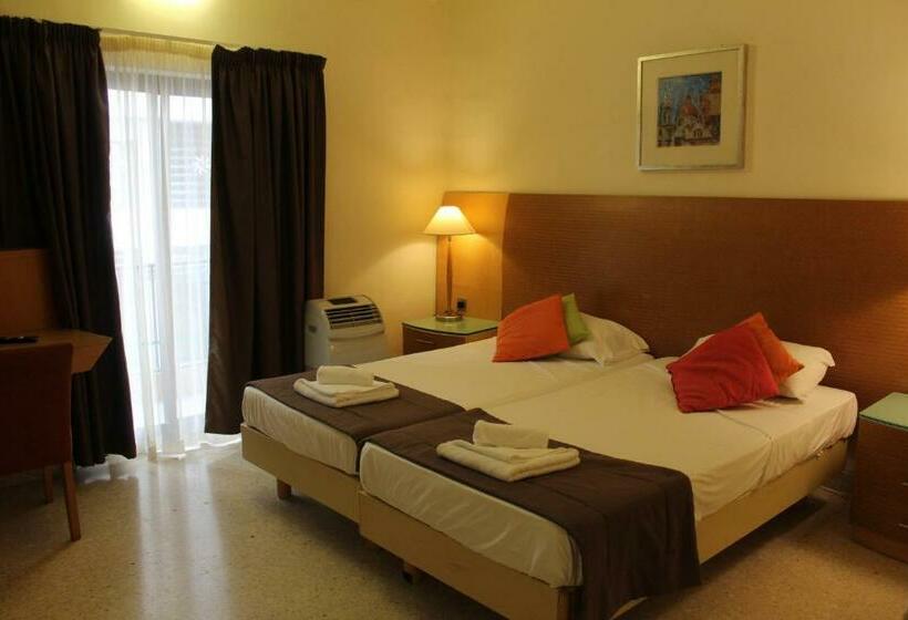 استودیوی استاندارد, Huli  & Apartments