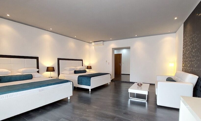 سوییت خانوادگی, Refresh Boutique Suites   Central Point