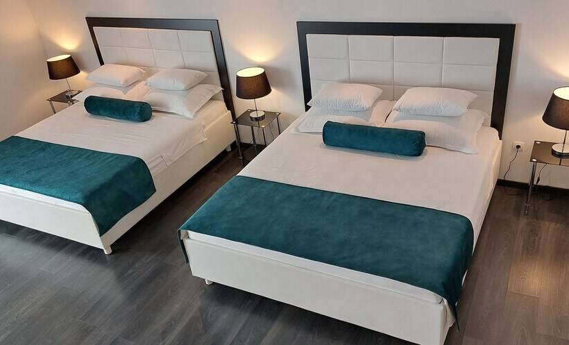 سوییت خانوادگی, Refresh Boutique Suites   Central Point