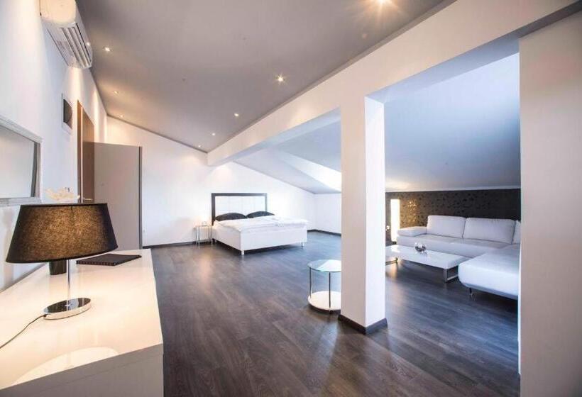 سوئیت با تخت بزرگ, Refresh Boutique Suites   Central Point