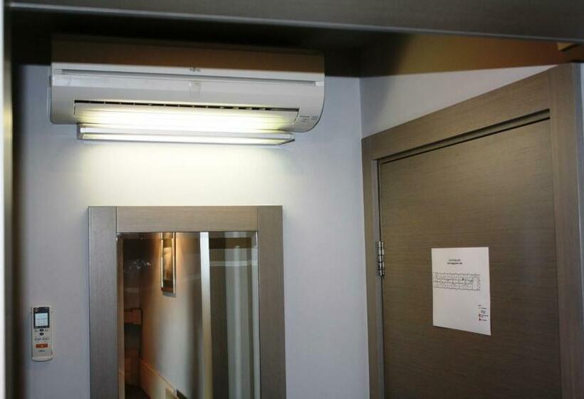 اتاق استاندارد با چشم‌انداز رودخانه, Garni Hotel Leopold I