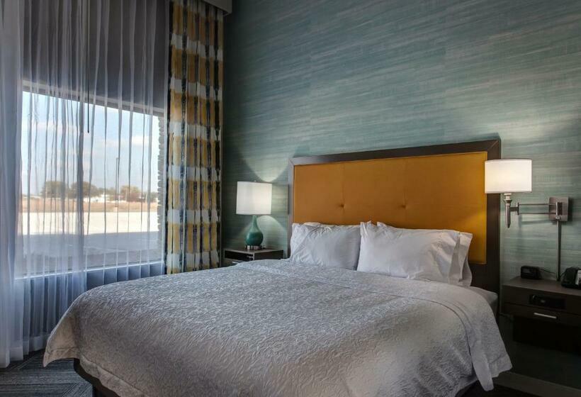 Номер Executive Кровать Кинг, Hampton Inn & Suites Wichita/airport