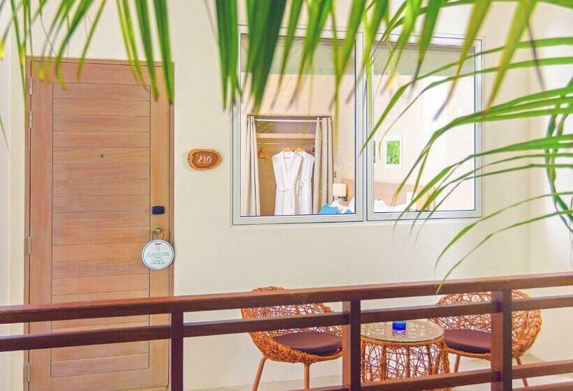 اتاق استاندارد با چشم‌انداز باغ, Malahini Kuda Bandos Resort