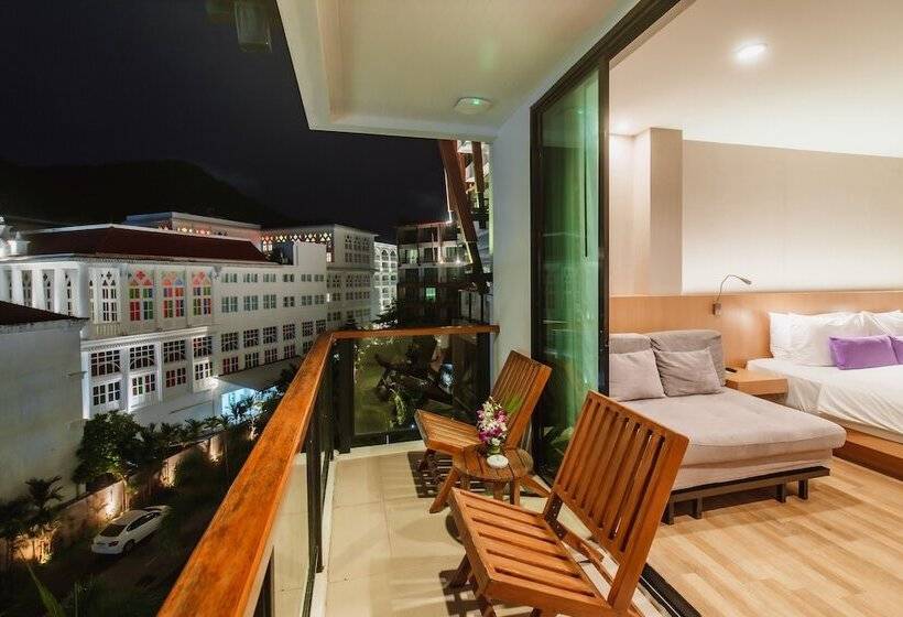 Номер Executive Вид на Бассейн, The Lunar Patong