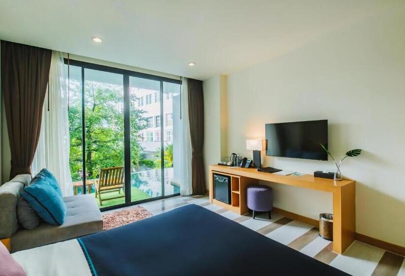 Классический Номер, The Lunar Patong