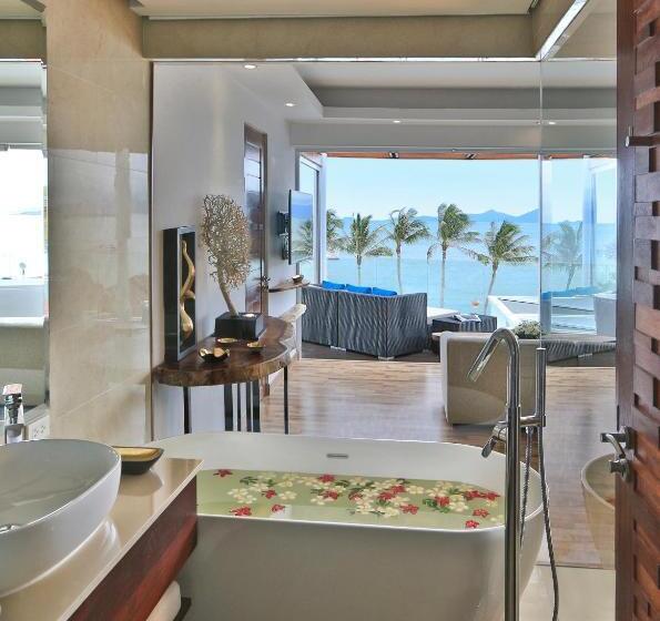 펜트하우스 스위트, The Privilege Hotel Ezra Beach Club
