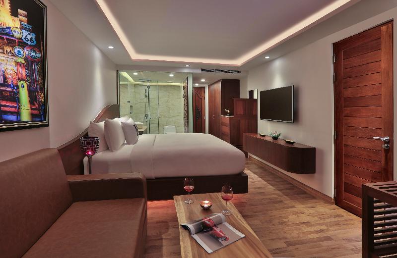 디럭스 룸, The Privilege Hotel Ezra Beach Club