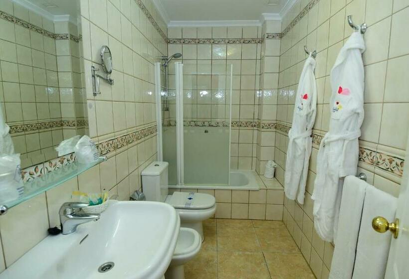 דירת חדר נוף לים, Villamar