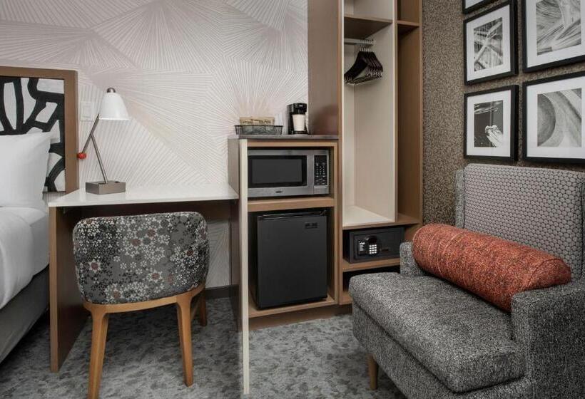 مجموعه ویستا شهر, Springhill Suites By Marriott New York Queens
