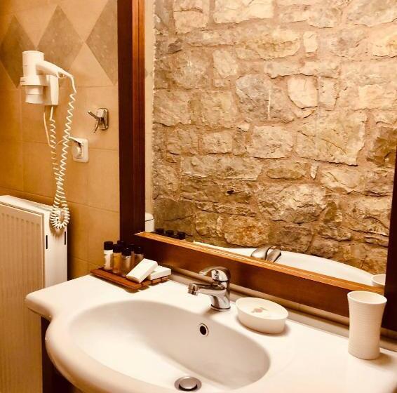 اتاق اکونومی, Alpen House Hotel & Suites