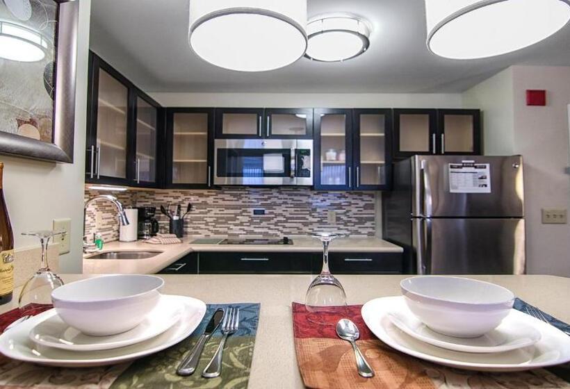 Люкс 2 Спальни, Staybridge Suites Marquette, An Ihg