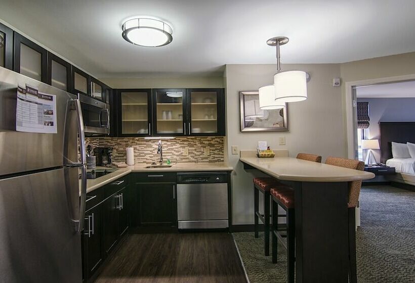 Люкс, Staybridge Suites Marquette, An Ihg