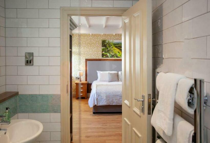 Номер Superior, The Woodborough Inn