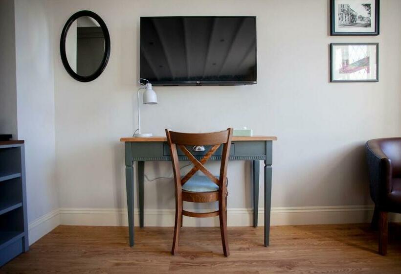 Номер Superior, The Woodborough Inn