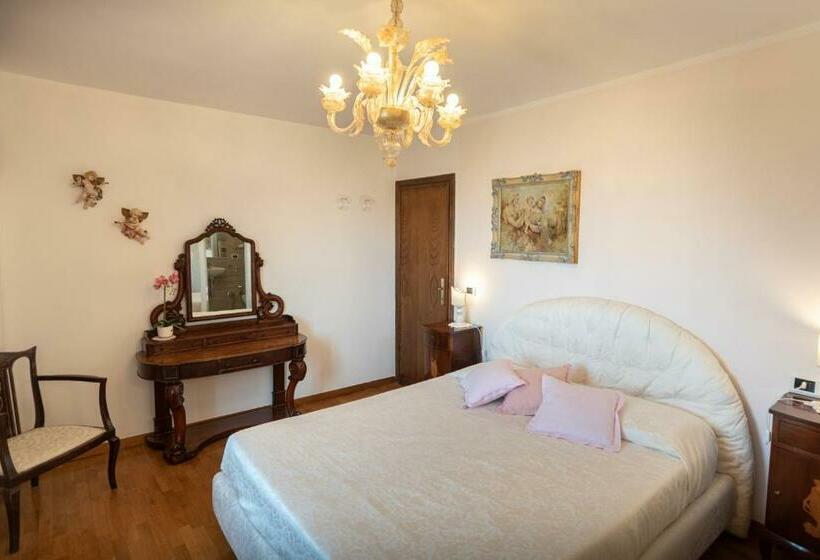 اتاق لوکس, B&b Il Chiostro Assisi