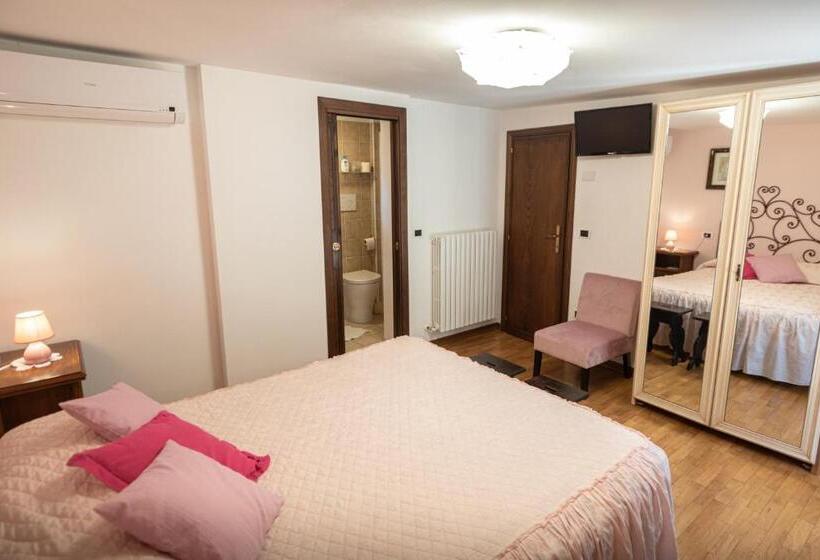 اتاق استاندارد, B&b Il Chiostro Assisi
