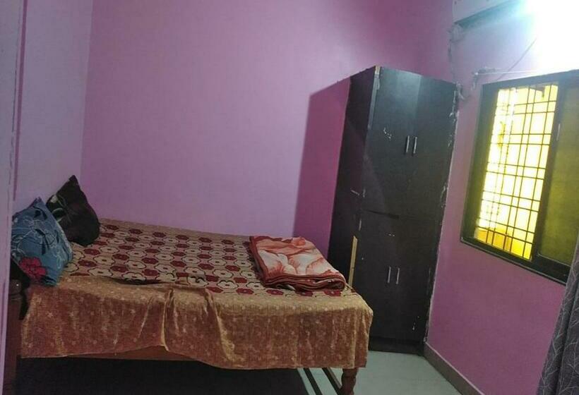 Номер Стандарт, Yashoda Lodge Hingoli