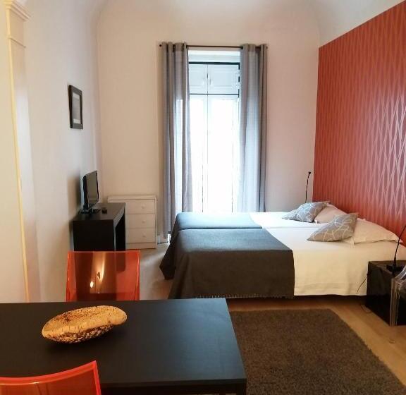 استودیوی استاندارد, Evora Inn