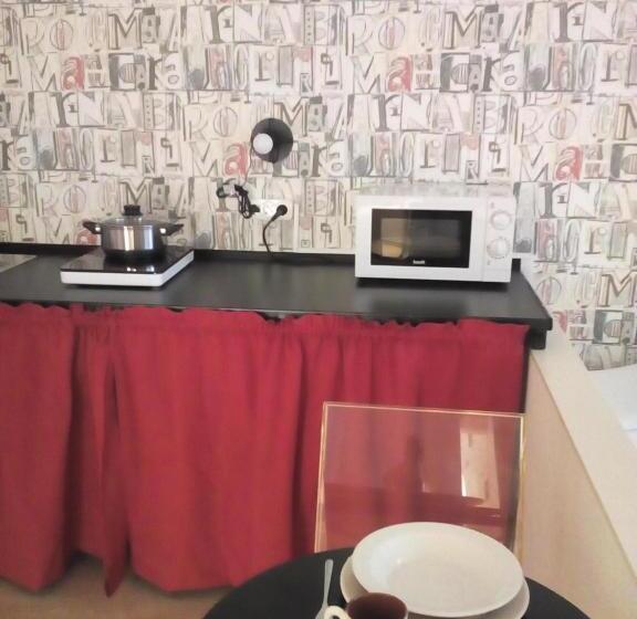استودیو استاندارد با تخت کینگ, Evora Inn