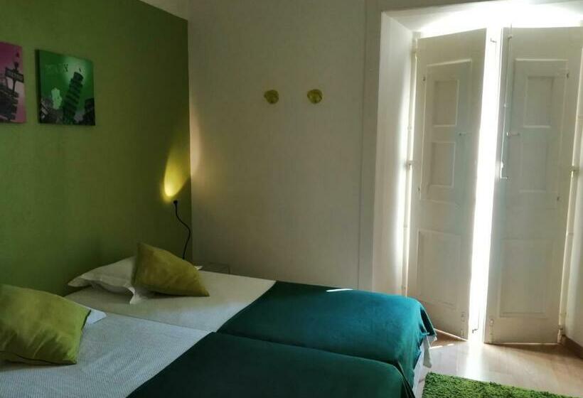 اتاق راحتی, Evora Inn
