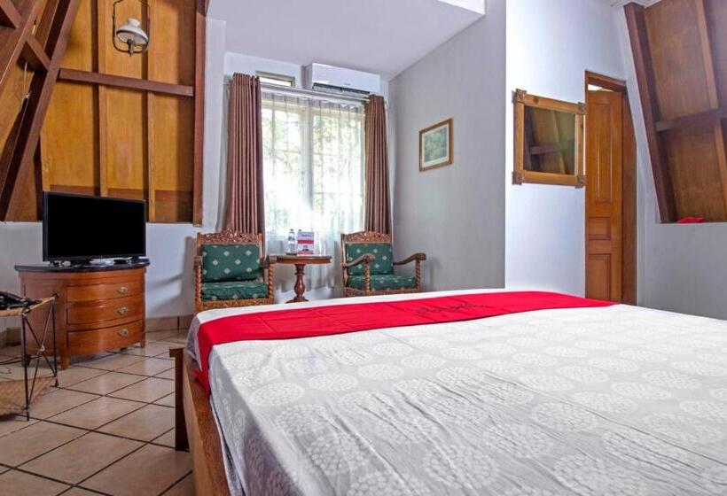 Люкс Повышенной Комфортности, Reddoorz Plus Near Parahyangan University