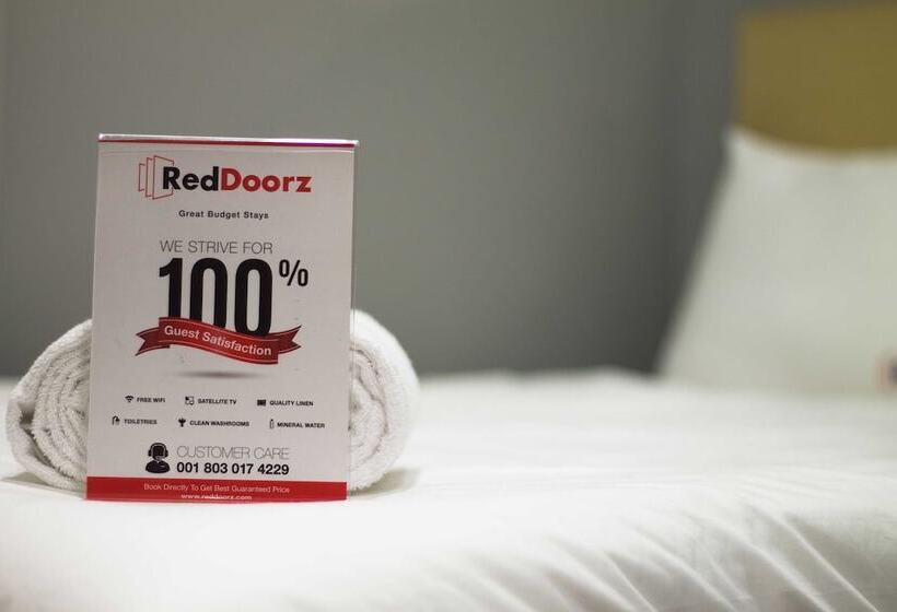 Номер Стандарт, Reddoorz Plus Near Parahyangan University