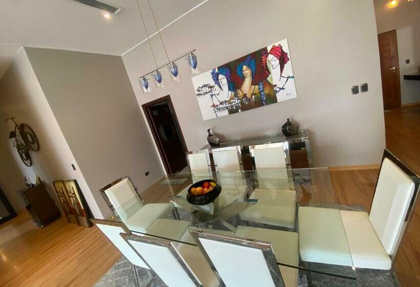 Апартаменты 3 Спальни, 200 M2   Puerto Santa Ana   3 Habitaciones