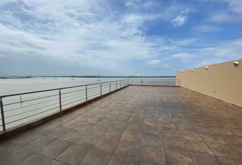 Апартаменты 3 Спальни, 200 M2   Puerto Santa Ana   3 Habitaciones