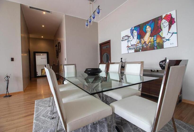 Апартаменты 3 Спальни, 200 M2   Puerto Santa Ana   3 Habitaciones